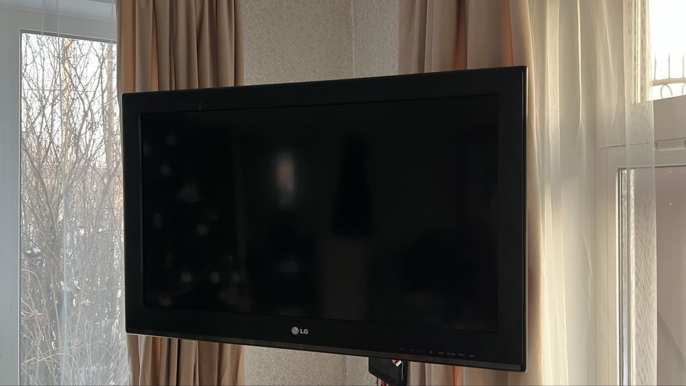 Продам телевизор LG