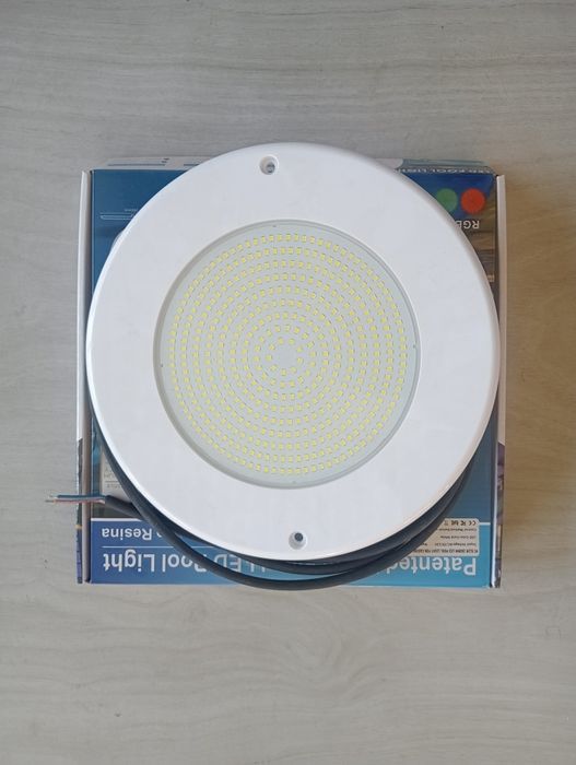 Basseyn uchun RGB chiroq sifati zo'r