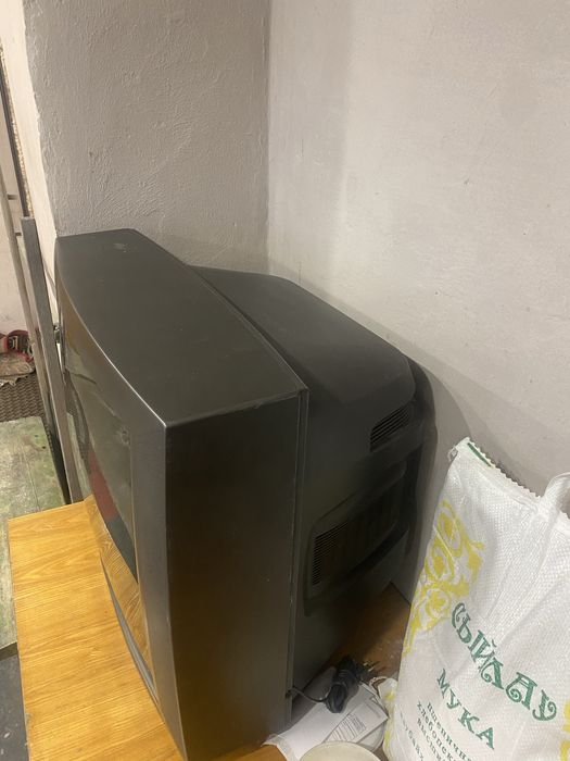 Телевизор Самсунг Прогун на 72" диагональ