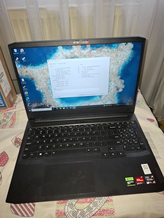 Vând Laptop Lenovo