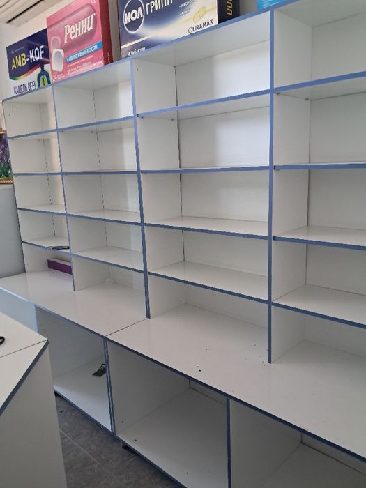 Витрина для Аптеки или Магазин состояние хорошее