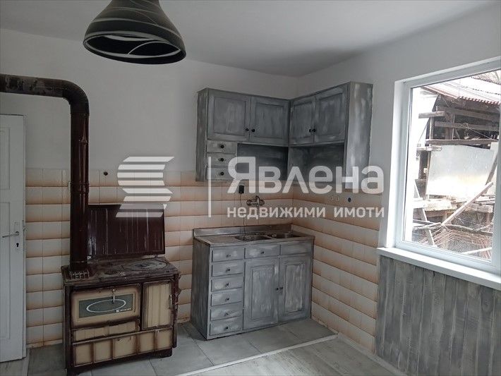 Продава се Къща в с. Пороминово, Област Кюстендил - 220 кв.м за 364 €/кв.м - Снимка #5