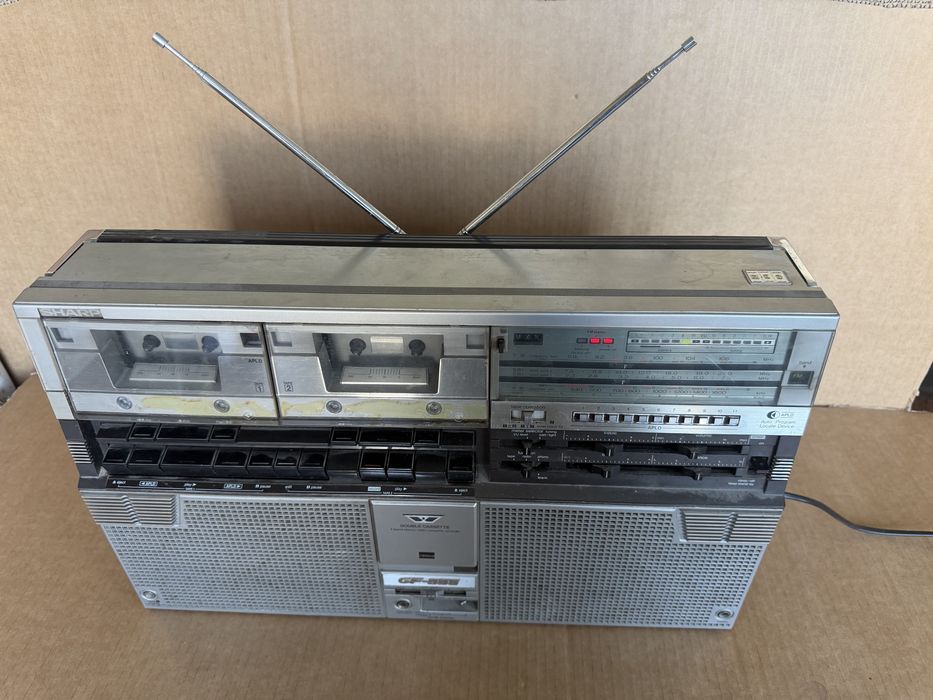 Радиокасетофон Sharp 555x