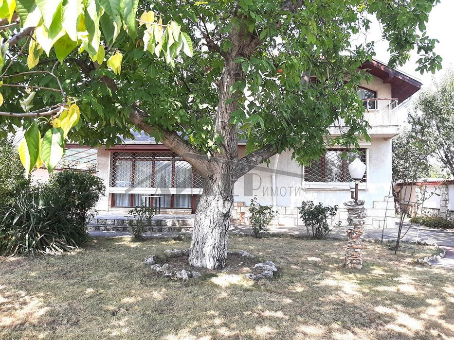 Продава се Къща в с. Белащица, Област Пловдив - 224 кв.м за 1295 €/кв.м - Снимка #1