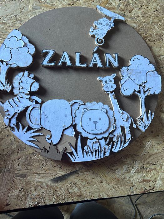 Placă personalizată din MDF pentru camera copilului
