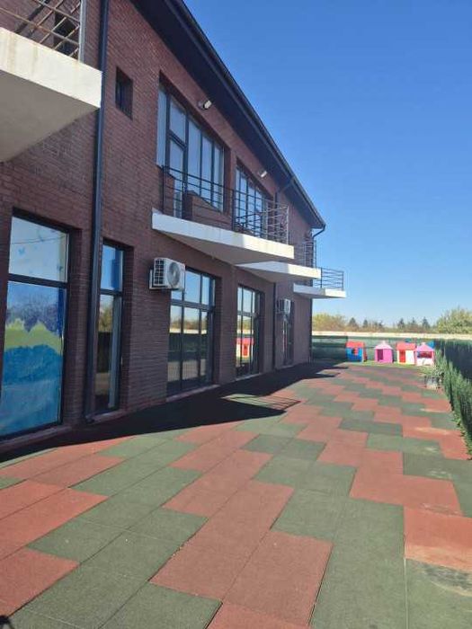 Spațiu Comercial /Birou de Închiriat în British Village, Pipera-Tunari