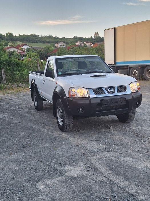 Nissan navara 2.5 diesel 4x4 mic mare bena lunga an 2005