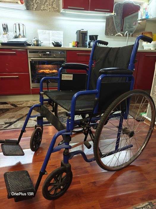 Инвалидная коляска