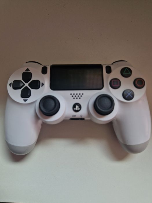 Play station 4 slim, 3 controllere, 500gb
