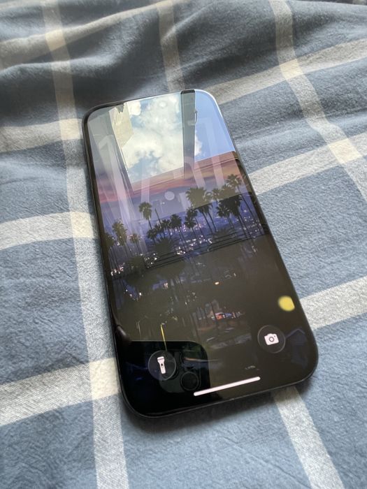 Продам iPhone 15