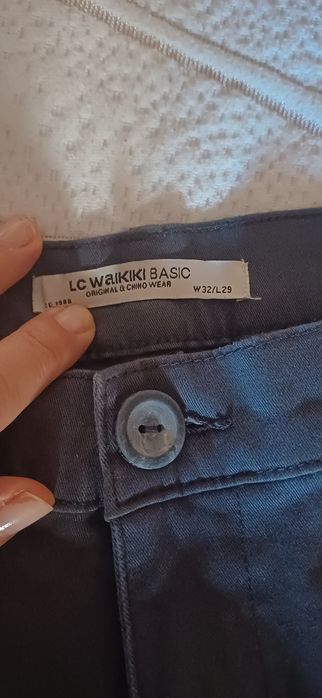 Vând pantalon barbati waikoki purtați o singura data  mari.e 32/29