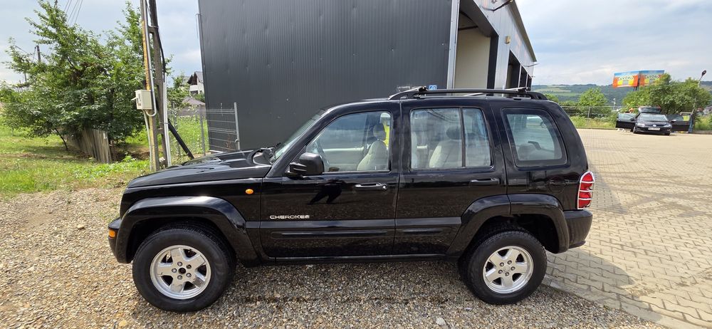 Vând Jeep Grand  Cherokee