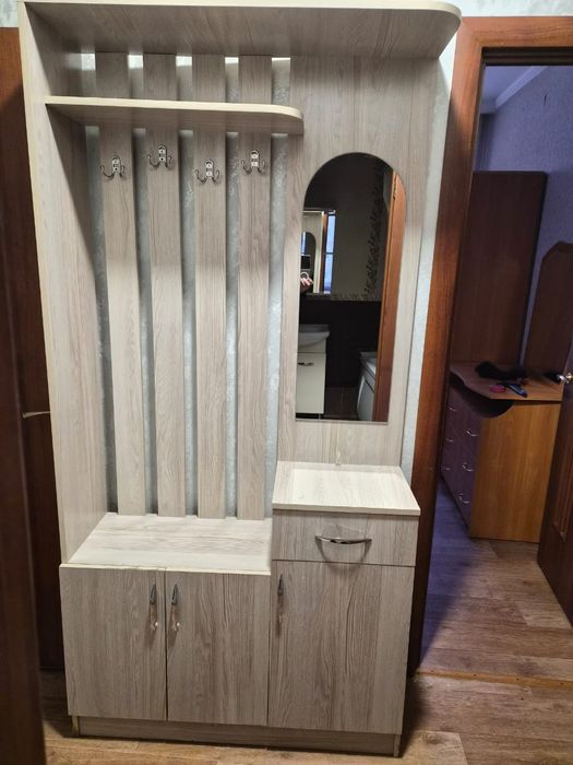 Прихожая продам в отличном состоянии