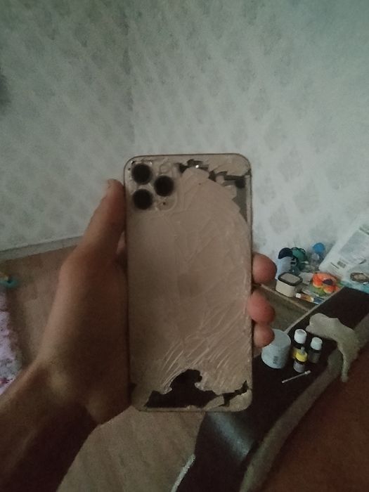 продам iPhone 11PRO MAX 64ГБ