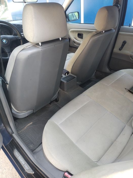 BMW I318 1.8 продается