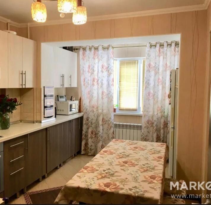 Штора нежного цвета