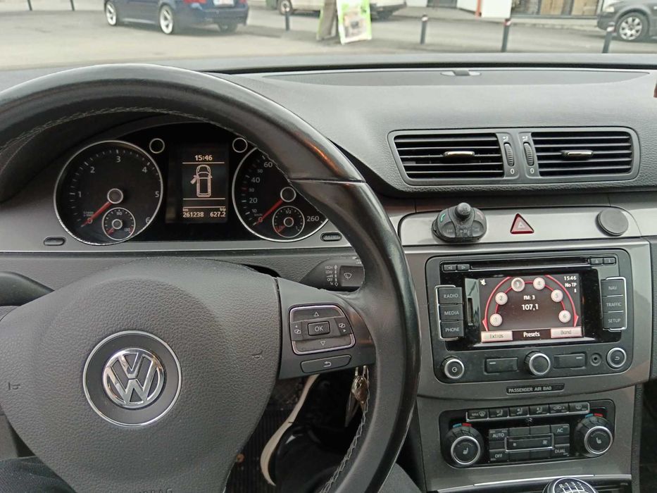 VOLKSWAGEN Passat 2010 — imagine 25