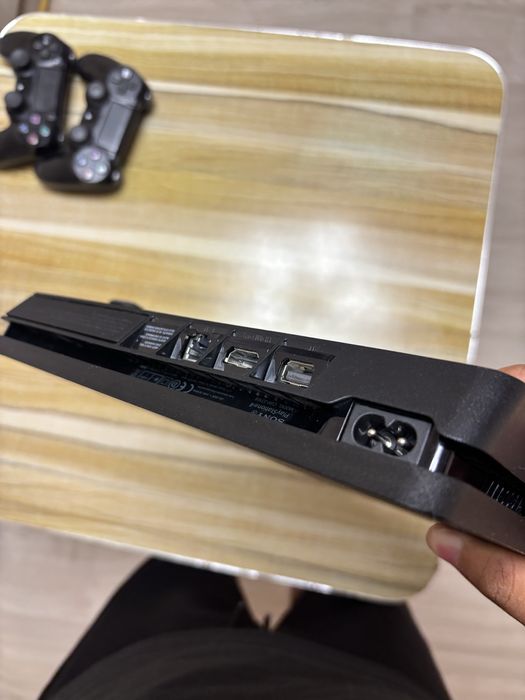 Ps4 slim 872gb..
