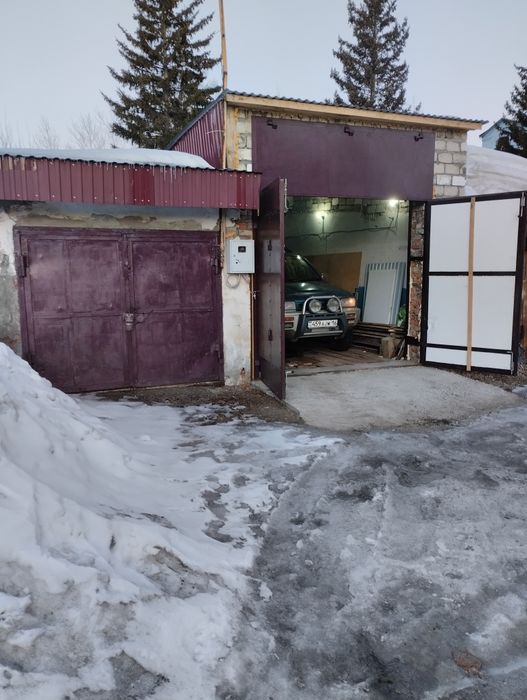 Продам два горожа со всем содержимым.