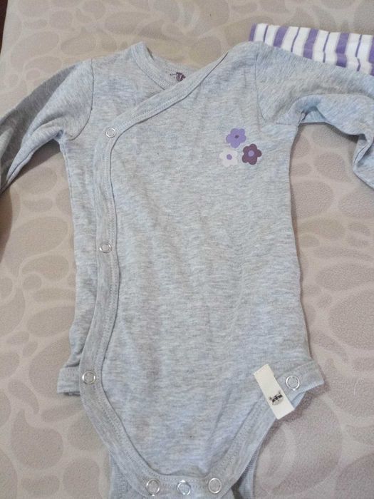 продавам бебешки бодита