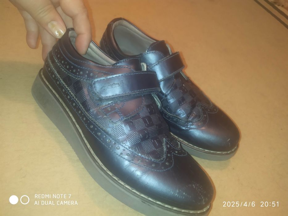 Продам детскую обувь