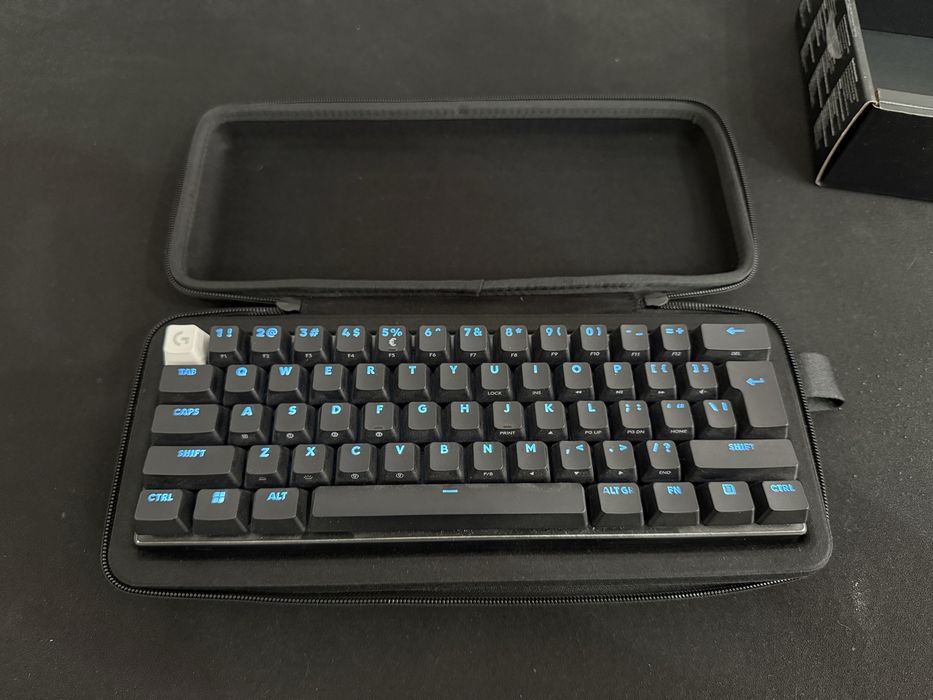 Vand periferice gaming tastatura logitech pro x 60 lightspeed si mouse logitech pro  superlight