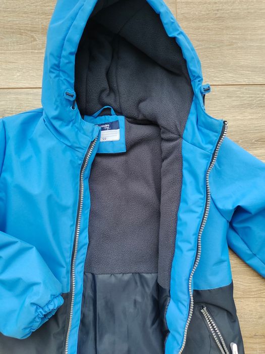 Продам детскую куртку.