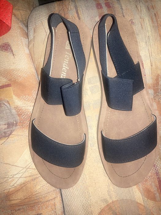 Продавам дамски сандали Tendenz 40 номер