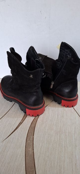 Ghete de dama , mărimea 38