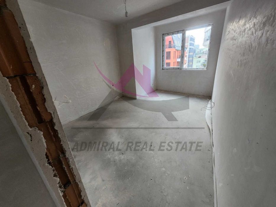 Продава се Тристаен апартамент в Варна, Левски - 108 кв.м за 2385 €/кв.м - Снимка #3