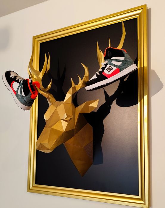 Уникална custom made, единствена по рода си композиция еленска глава