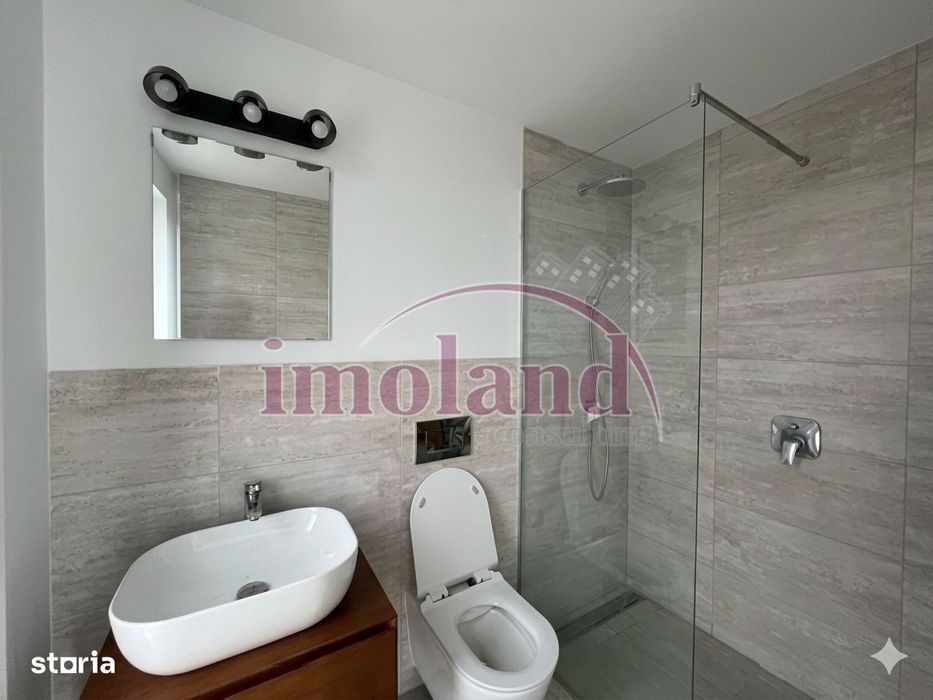 Vanzare - Townhouse 6 camere - mobilat + 2 locuri parcare Avalon Estat