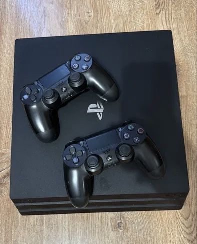 PS4 Pro 1 tb 2 dualshock 4