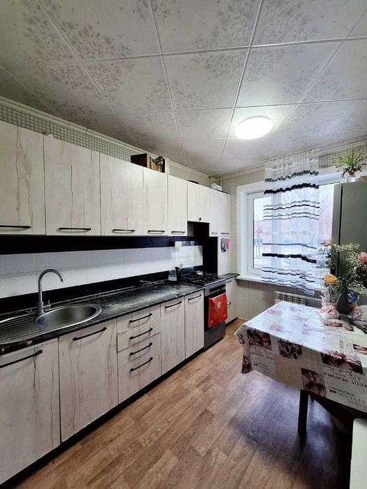 3х ком квартира 1 этаж 20 мкр