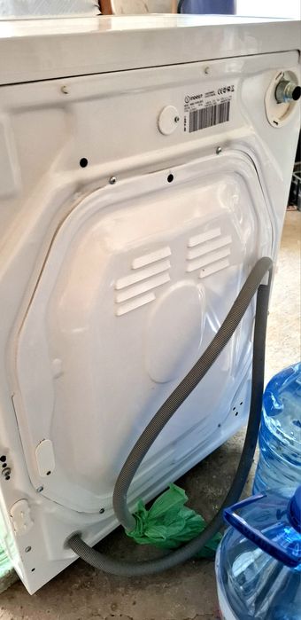 Страхотна пералня Indesit IWSC5105