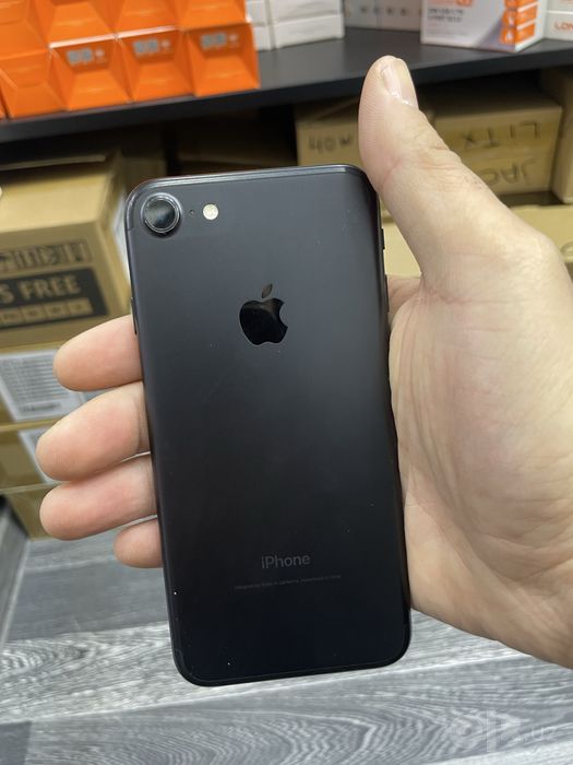 Iphone 7 в очень хорошем состояний