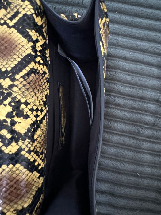 Дамска чанта с змийски десен Zara