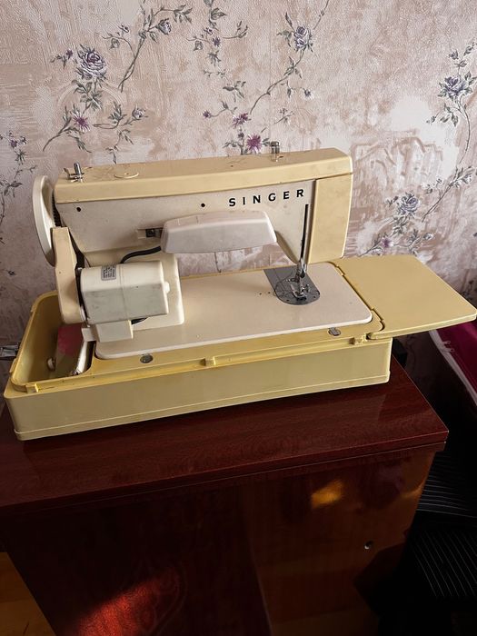 Продается швейная машинка Зингер