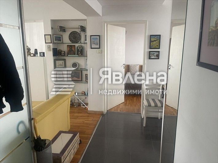 Дава се под наем Двустаен апартамент в София, Център - 81 кв.м за 800 € - Снимка #1
