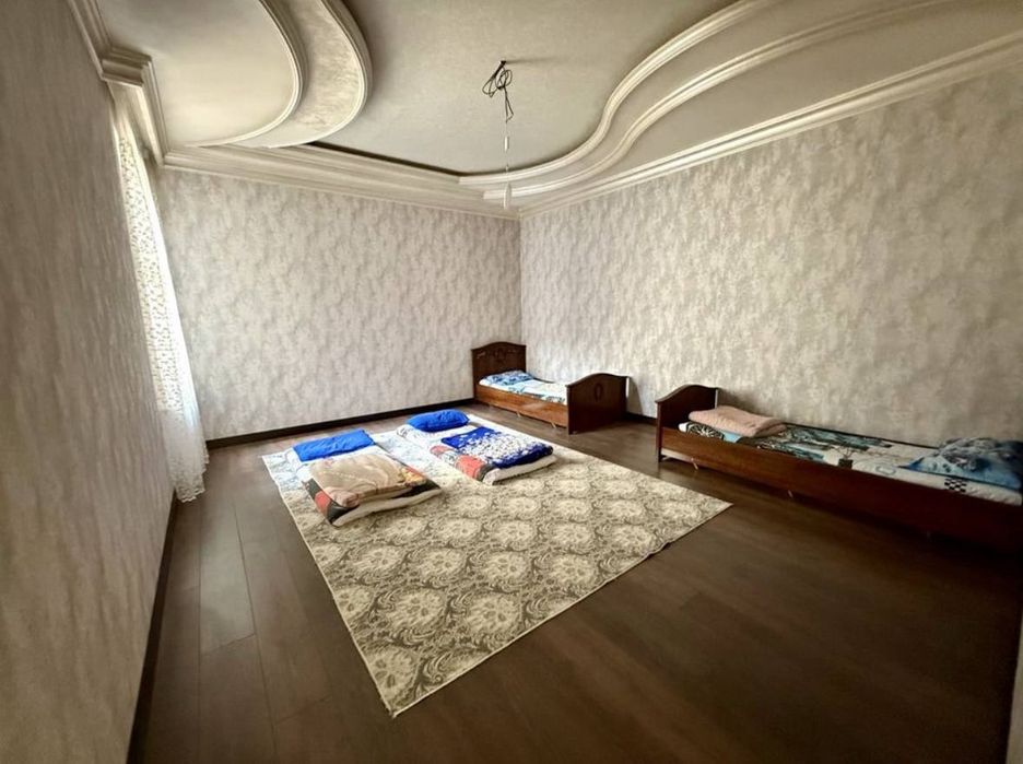 Гилам сарой битонкадан 350м ичкарига кирилади.
Хоналар сони: 8+ 3 Сану