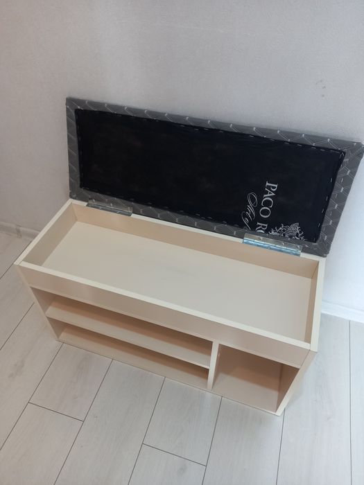 Продам обувницу с крышкой