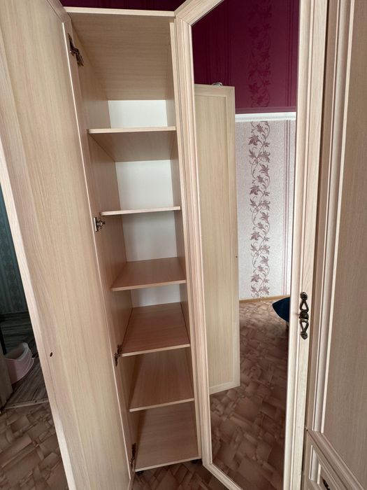 Продам Шкаф угловой