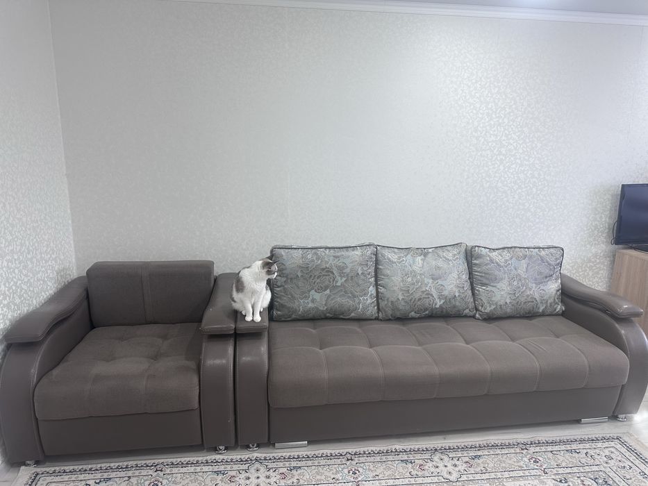 Диван с креслом