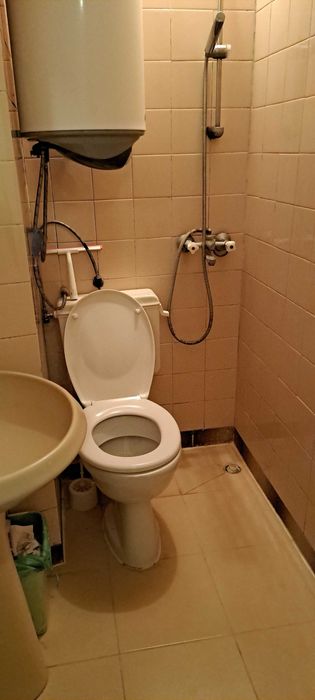 Дава се под наем  в Варна, Цветен квартал - 12 кв.м за 193.8 € - Снимка #5