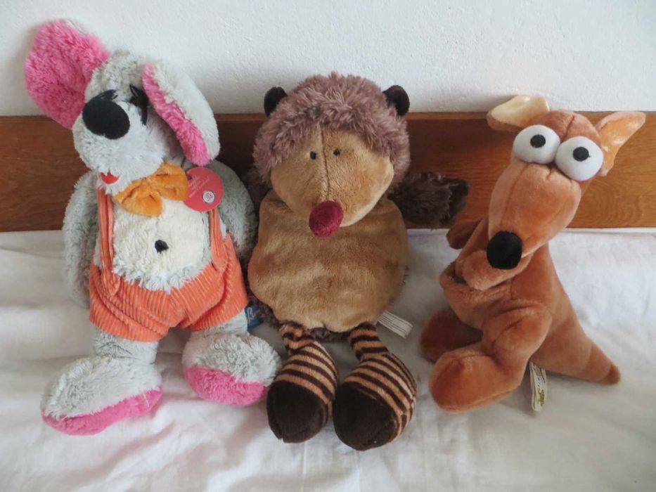 Плюшени играчки с любими приказни и анимационни герои