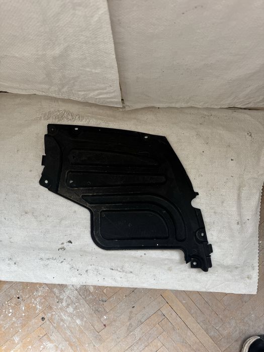 Капак капачка за шаси задна лява БМВ BMW X5 G05 X6 G06