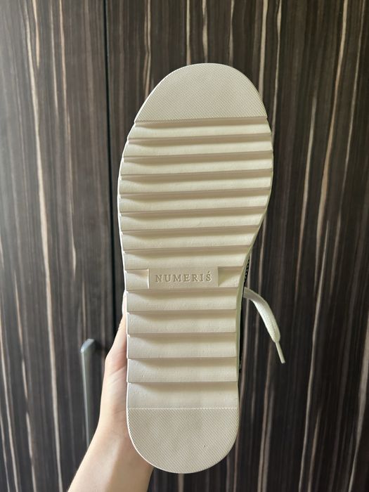 Продам кроссовки Numeris Atelier