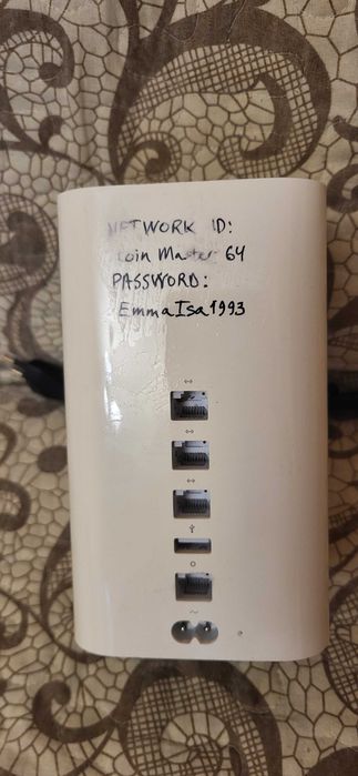 Apple AirPort Extreme Base Station (A1521) fuctional (fara hdd)  100 lei fix