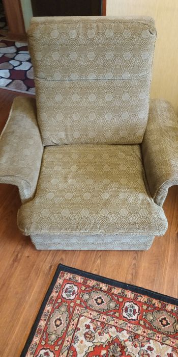 Диван -кровать и два кресла Болгария