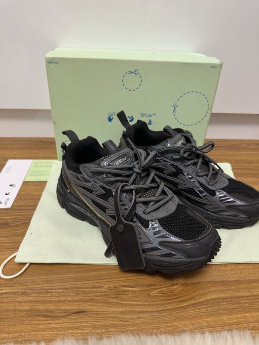 Off White Be Right Back